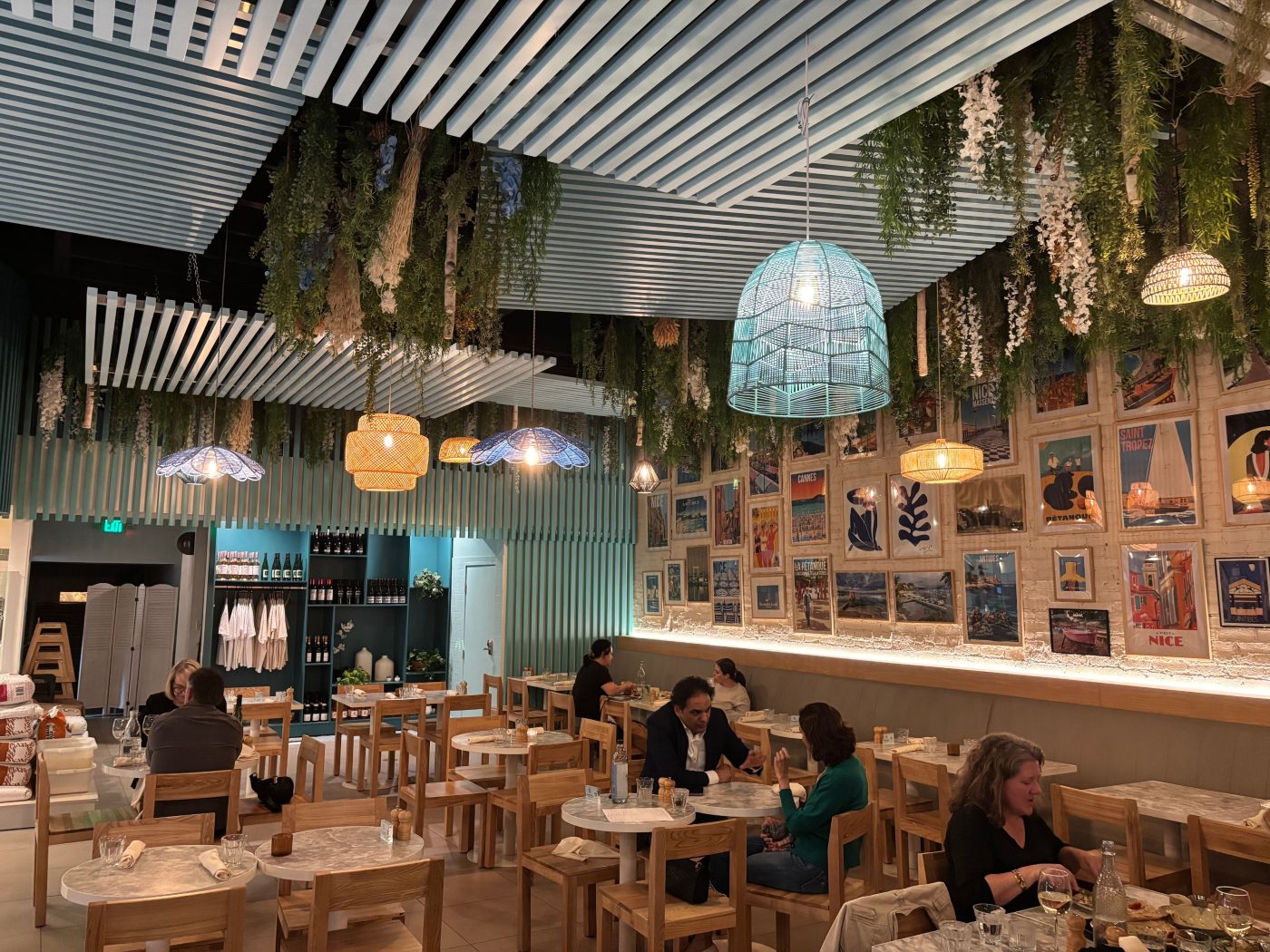 Pasadena café build-out, full of guests — commercial tenant improvement by TrioTimber